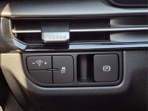 Used 2026 Kia Sportage LX FWD image 15