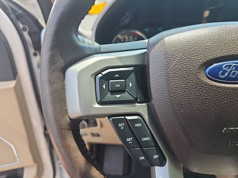 Used 2018 Ford F150 Lariat w/ Equipment Group 502A Luxury AWD/4WD image 17
