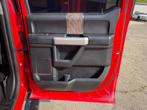 Used 2019 Ford F350 Lariat w/ Chrome Package image 25