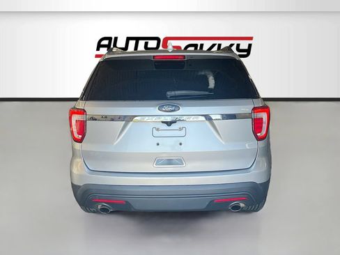 Used 2017 Ford Explorer FWD image 6