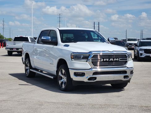 Used 2024 RAM 1500 Laramie AWD/4WD image 3