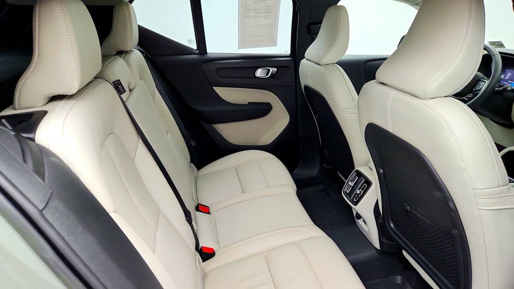Used 2023 Volvo XC40 B5 Plus w/ Climate Package AWD/4WD image 20
