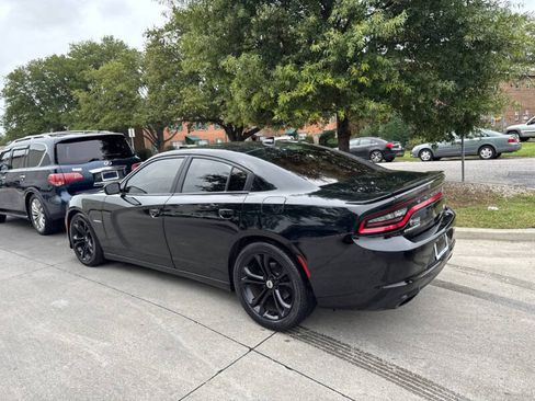 Used 2017 Dodge Charger R/T image 9