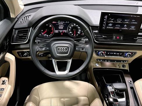 Used 2023 Audi Q5 2.0T Premium w/ Convenience Package image 5