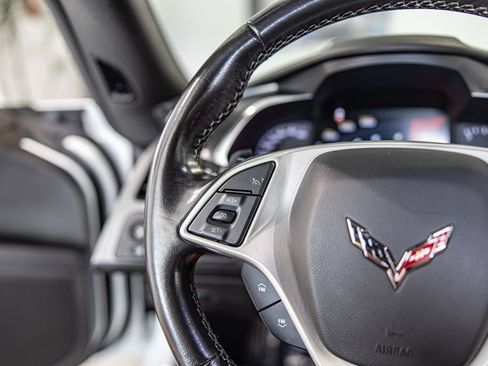 Used 2019 Chevrolet Corvette Stingray Coupe w/ Carbon Flash Badge Package RWD image 22