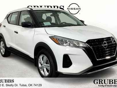 New 2025 Nissan Kicks Play S