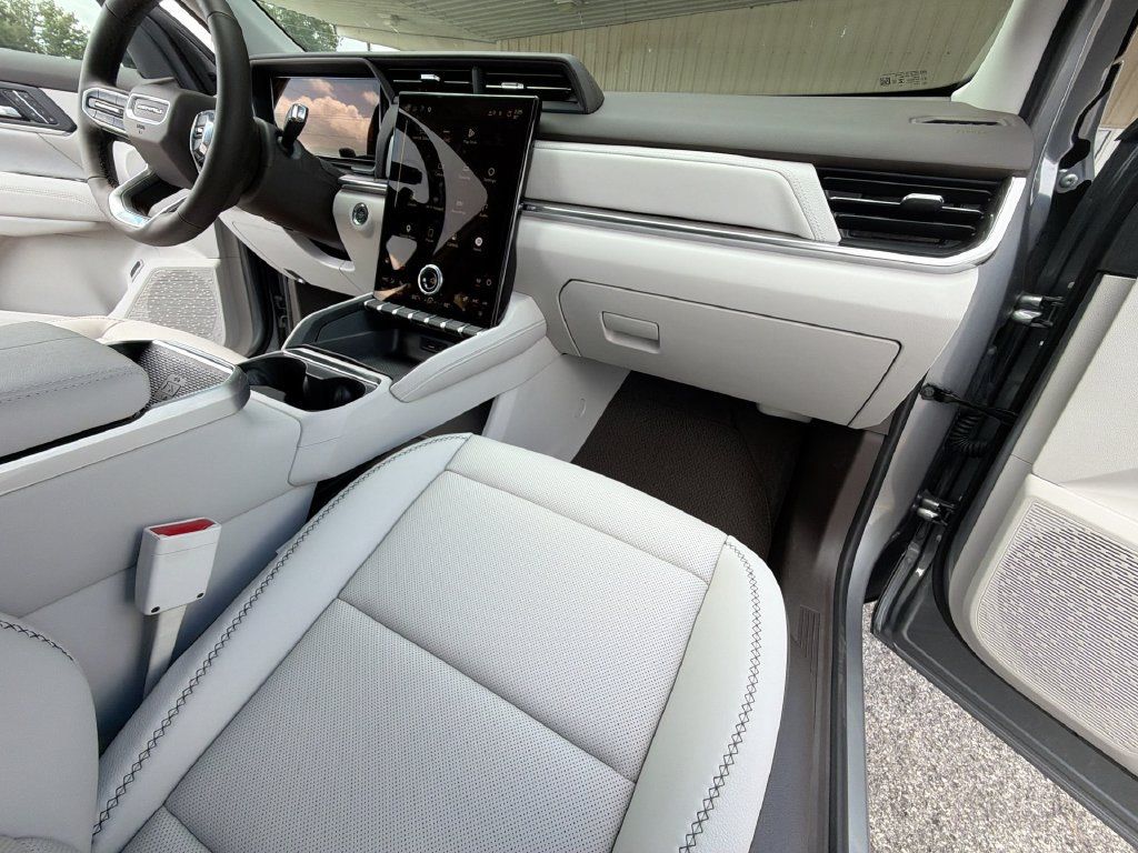 Used 2027 GMC Terrain Denali AWD/4WD image 31
