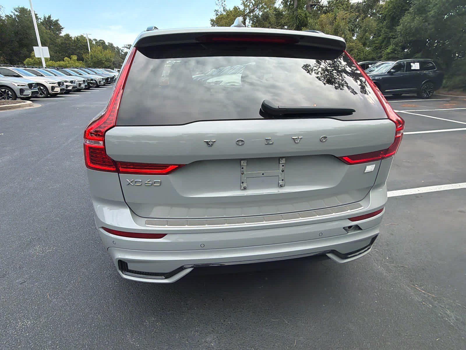 Used 2024 Volvo XC60 T8 Plus w/ Protection Package Premier AWD/4WD image 14