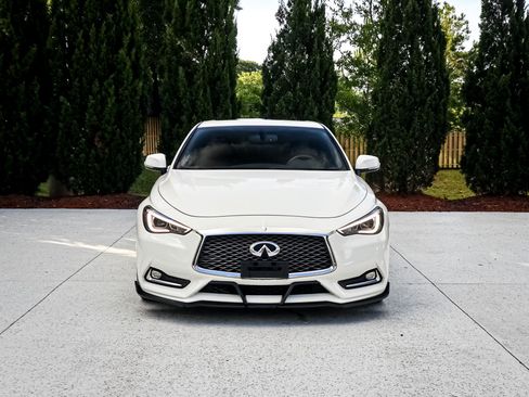 Used 2018 INFINITI Q60 3.0t Luxe AWD/4WD image 3