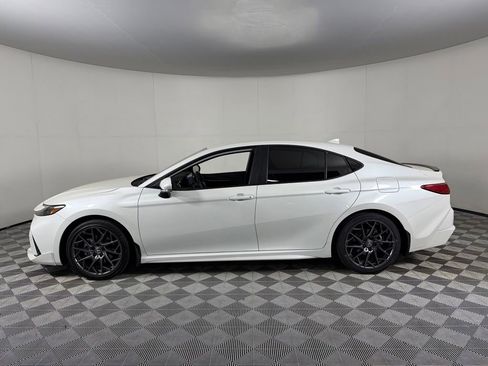 Used 2025 Toyota Camry XSE FWD image 11