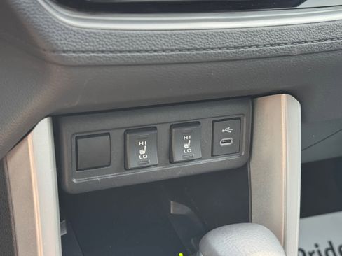 Used 2025 Toyota Corolla Cross XLE AWD/4WD image 4