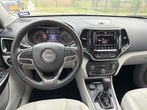 Used 2019 Jeep Cherokee Limited w/ Technology Group image 12