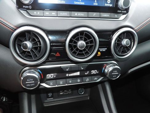 Used 2025 Nissan Sentra SR image 22