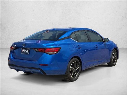 Used 2025 Nissan Sentra SV FWD image 5