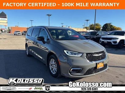 Certified 2025 Chrysler Pacifica Select