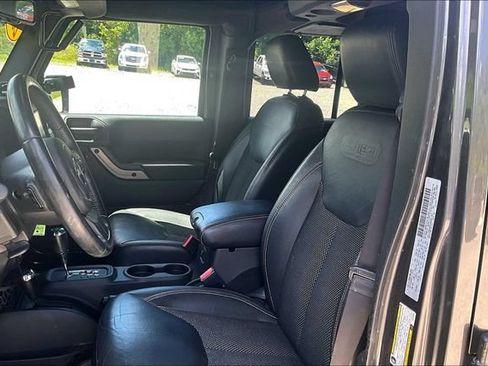 Used 2017 Jeep Wrangler Unlimited Sahara AWD/4WD image 22