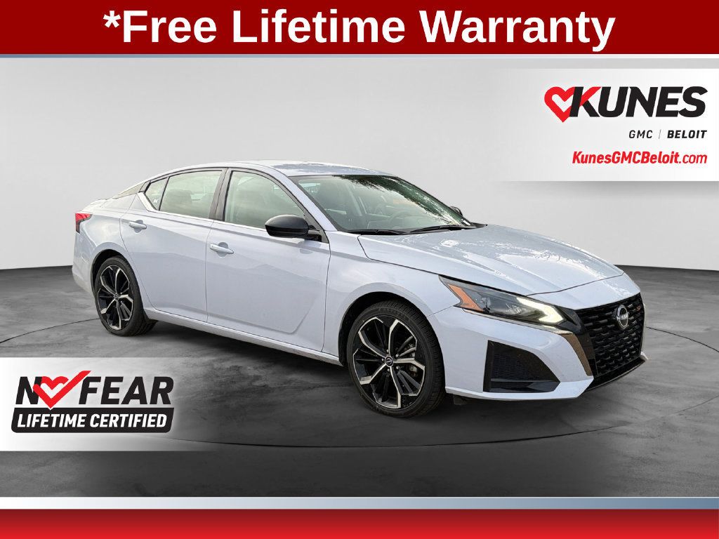 Used 2025 Nissan Altima 2.5 SR FWD image 1