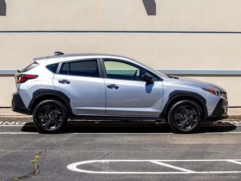 Used 2024 Subaru Crosstrek 2.0i AWD/4WD image 8