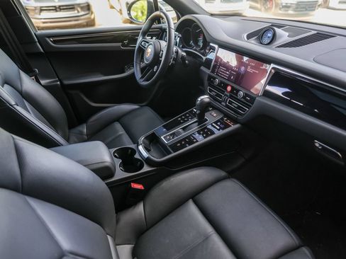 Certified 2026 Porsche Macan AWD/4WD image 35