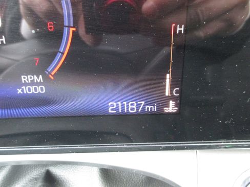 Used 2025 Chevrolet Trax LT w/ LT Convenience Package image 22