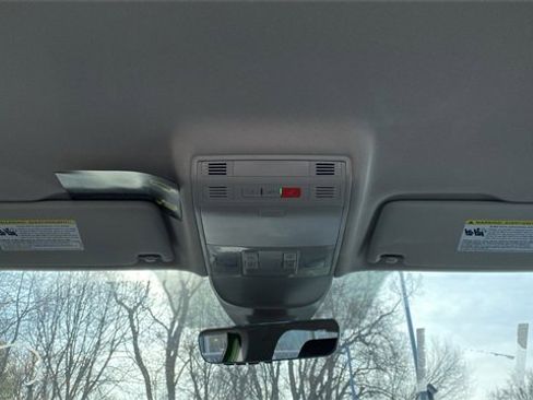 New 2026 Volkswagen Taos SE image 24