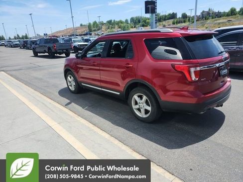 Used 2017 Ford Explorer XLT AWD/4WD image 11