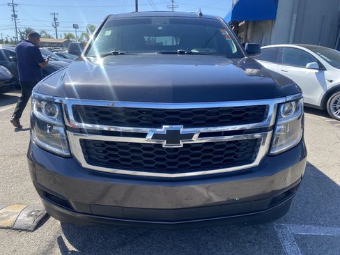 Used 2018 Chevrolet Tahoe LT w/ Luxury Package RWD image 3