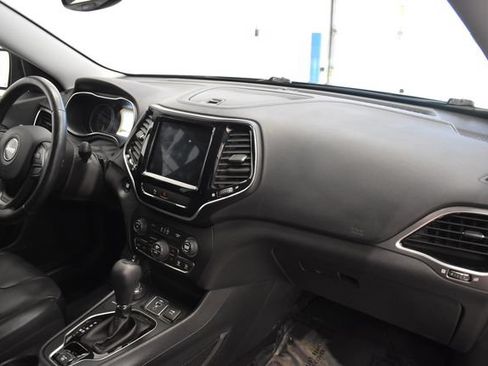 Used 2019 Jeep Cherokee Limited AWD/4WD image 18