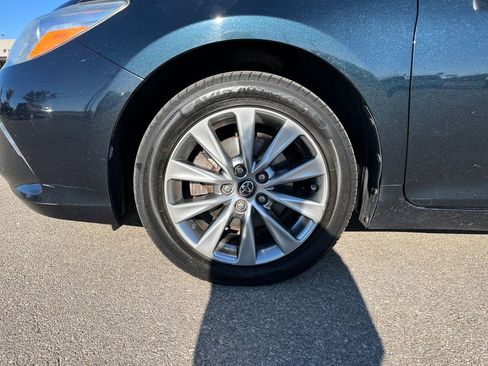 Used 2016 Toyota Camry XLE w/ Moonroof Package FWD image 29