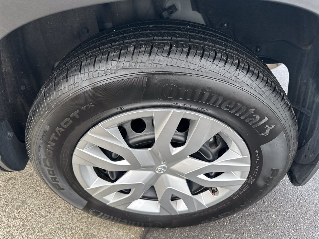 Certified 2024 Toyota Corolla Cross L AWD/4WD image 26