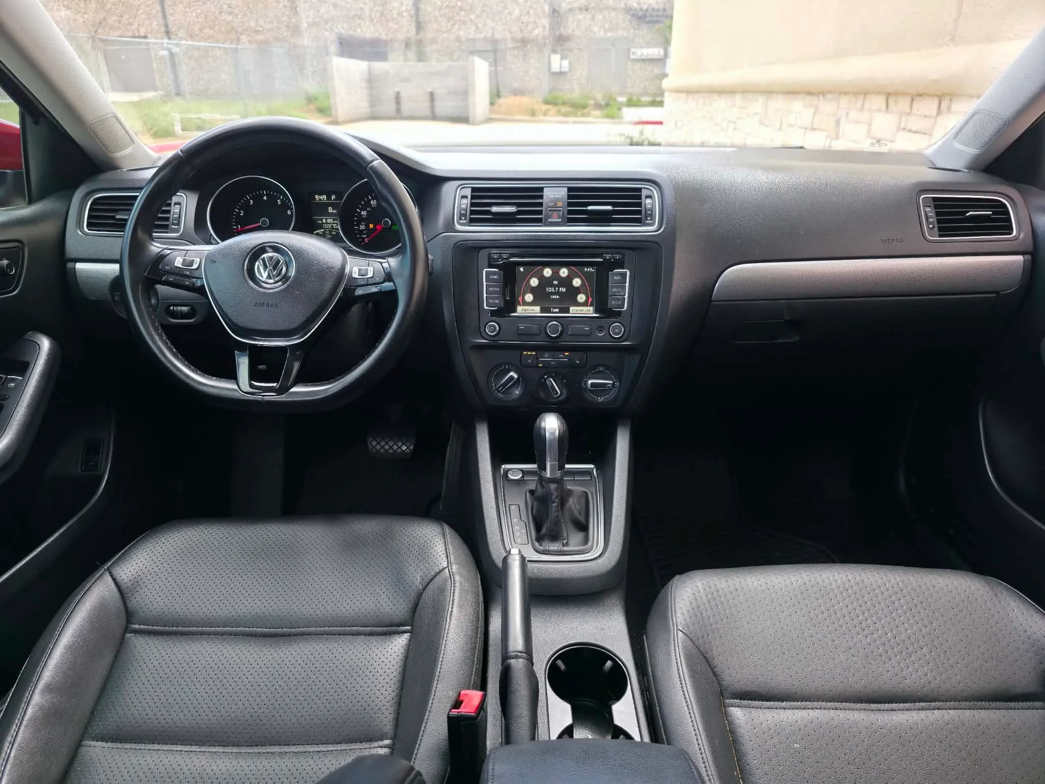 Used 2015 Volkswagen Jetta SE FWD image 13