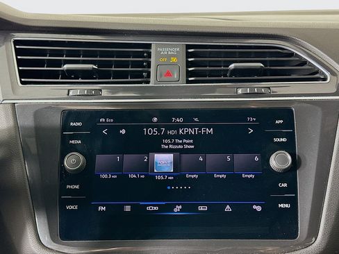 Used 2022 Volkswagen Tiguan SE image 21