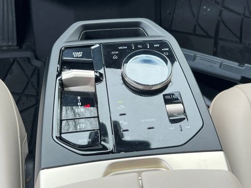 Used 2022 BMW iX xDrive50 w/ Convenience Package image 31