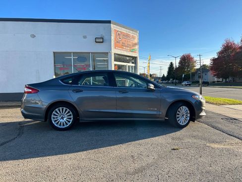 Used 2013 Ford Fusion SE image 3