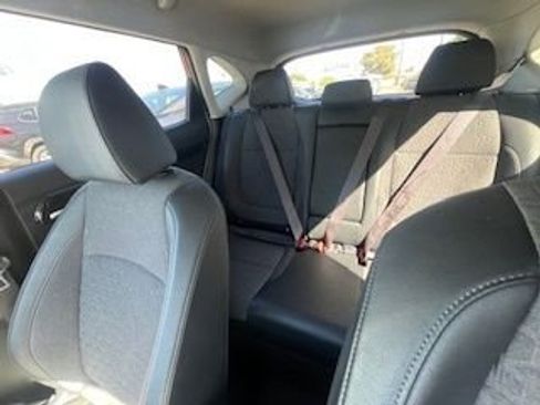 Used 2025 Kia Seltos S image 16