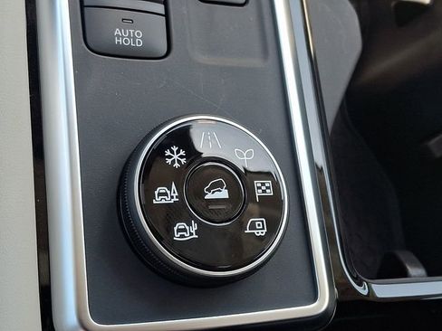 New 2026 Nissan Pathfinder SL image 18