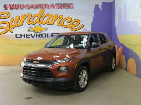 Used 2021 Chevrolet TrailBlazer LS AWD/4WD image 2