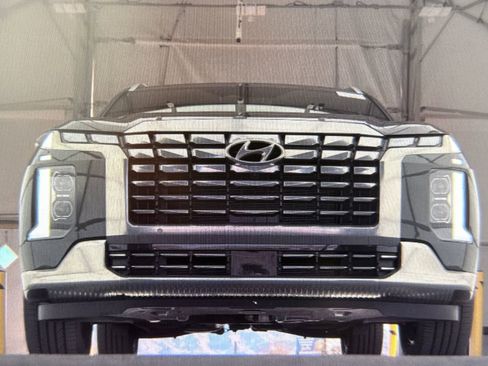 Used 2025 Hyundai Palisade Calligraphy image 9