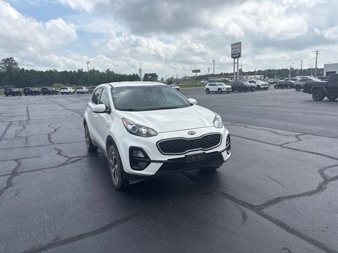 Used 2020 Kia Sportage LX AWD/4WD image 6