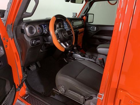 Used 2018 Jeep Wrangler Unlimited Sahara image 29