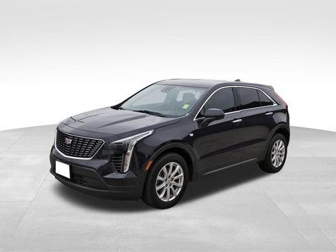 Used 2023 Cadillac XT4 Luxury image 2