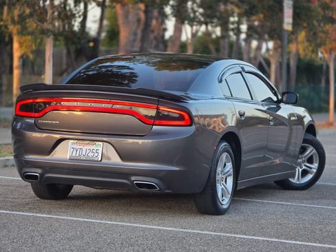 Used 2017 Dodge Charger SE RWD image 12