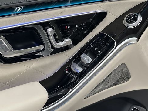 Used 2024 Mercedes-Benz S 580 4MATIC Sedan image 11