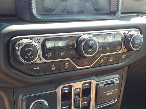 Used 2021 Jeep Wrangler Unlimited Rubicon AWD/4WD image 5