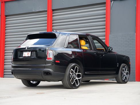 Used 2021 Rolls-Royce Cullinan Base image 9