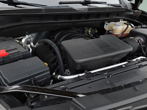 Used 2023 Chevrolet Tahoe Z71 w/ Luxury Package image 17