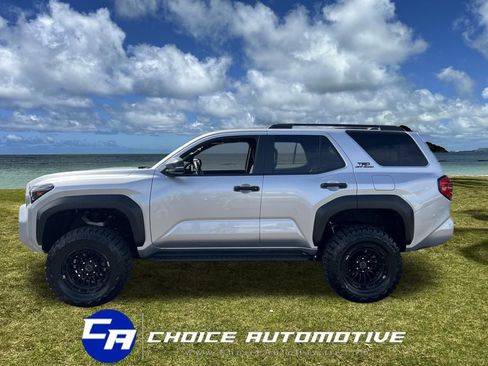 Used 2025 Toyota 4Runner TRD Off-Road image 3