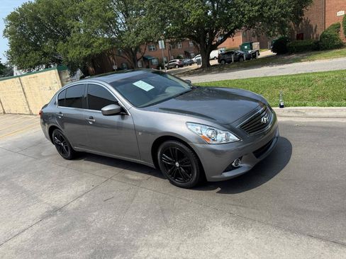 Used 2015 INFINITI Q40 AWD w/ Navigation Package image 2