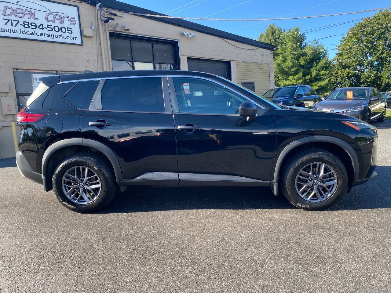 Used 2022 Nissan Rogue S AWD/4WD image 2