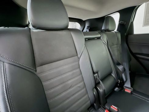 Used 2024 Mitsubishi Outlander SE image 26